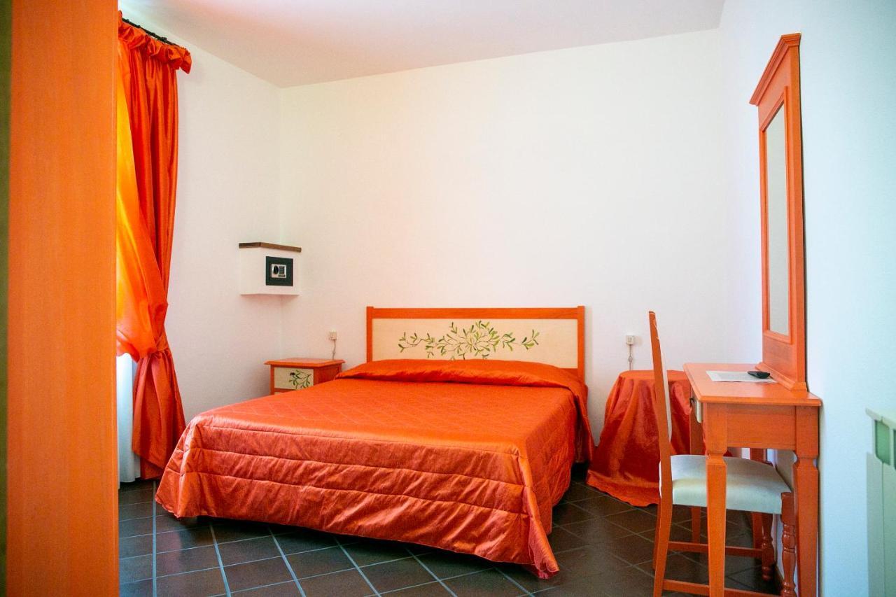 La Villetta Food & Drink Rooms For Rent - No Reception - Л'Аквіла Екстер'єр фото