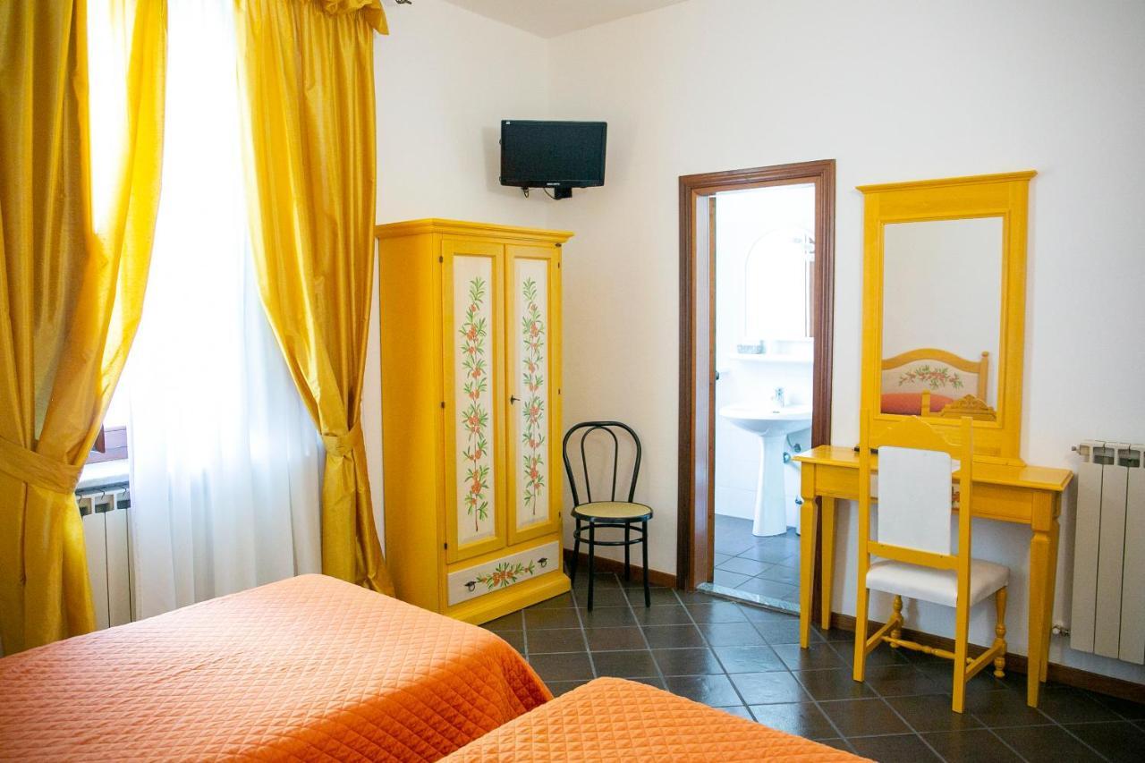 La Villetta Food & Drink Rooms For Rent - No Reception - Л'Аквіла Екстер'єр фото