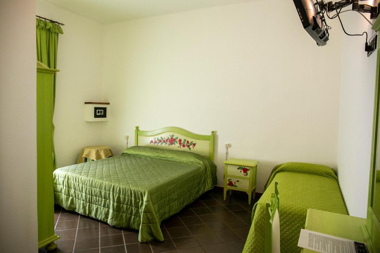 La Villetta Food & Drink Rooms For Rent - No Reception - Л'Аквіла Екстер'єр фото