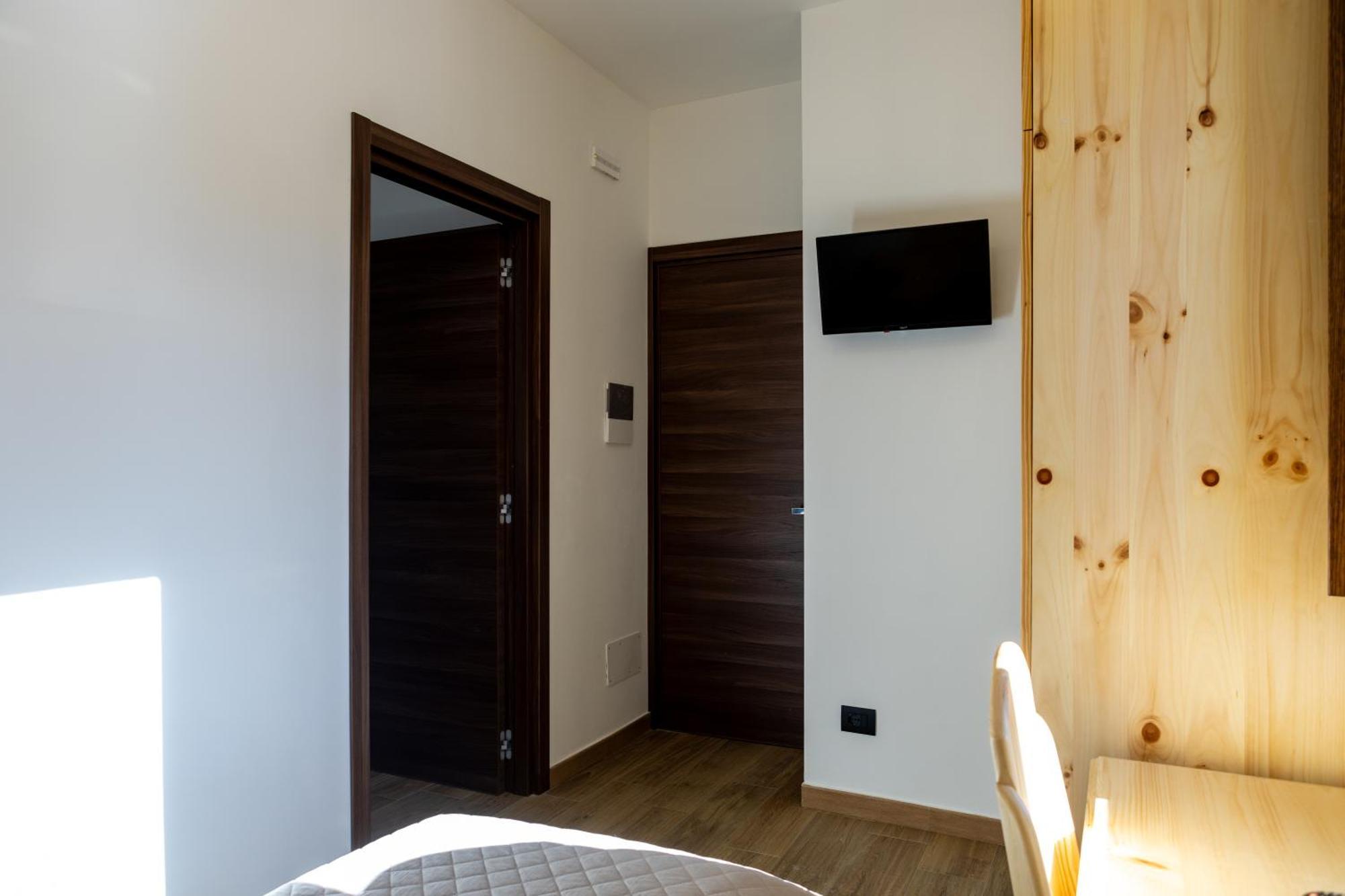La Villetta Food & Drink Rooms For Rent - No Reception - Л'Аквіла Екстер'єр фото